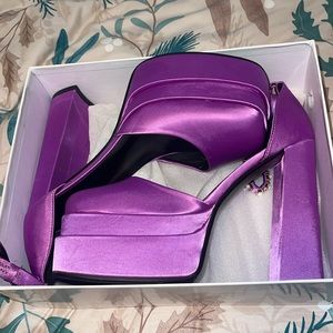 Heels from SHEIN size 41 never been worn.